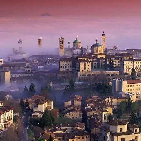 Indisparte Konukevi Bergamo